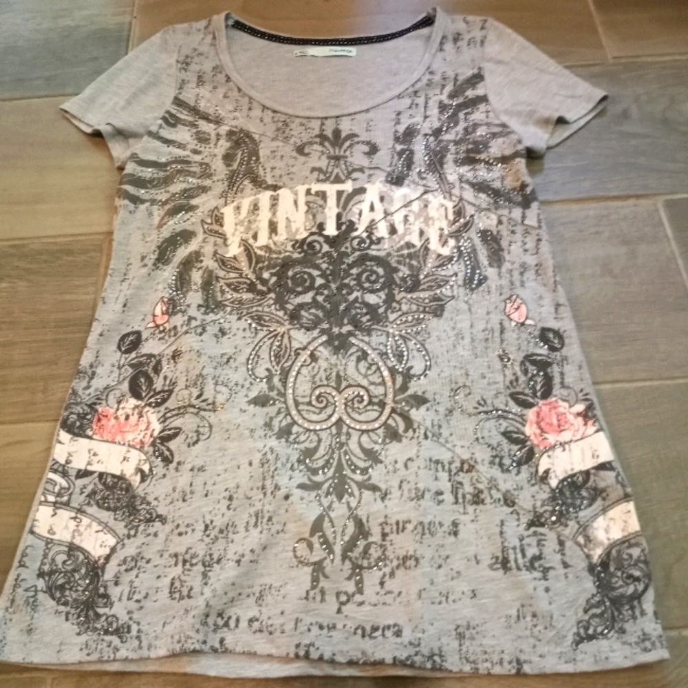 Woman's size S Maurices grey vintage shirt